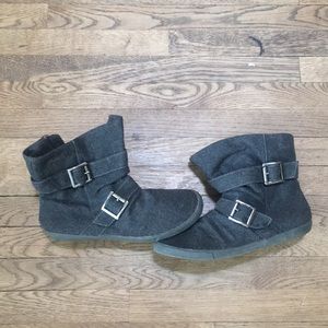 Grey blowfish booties
